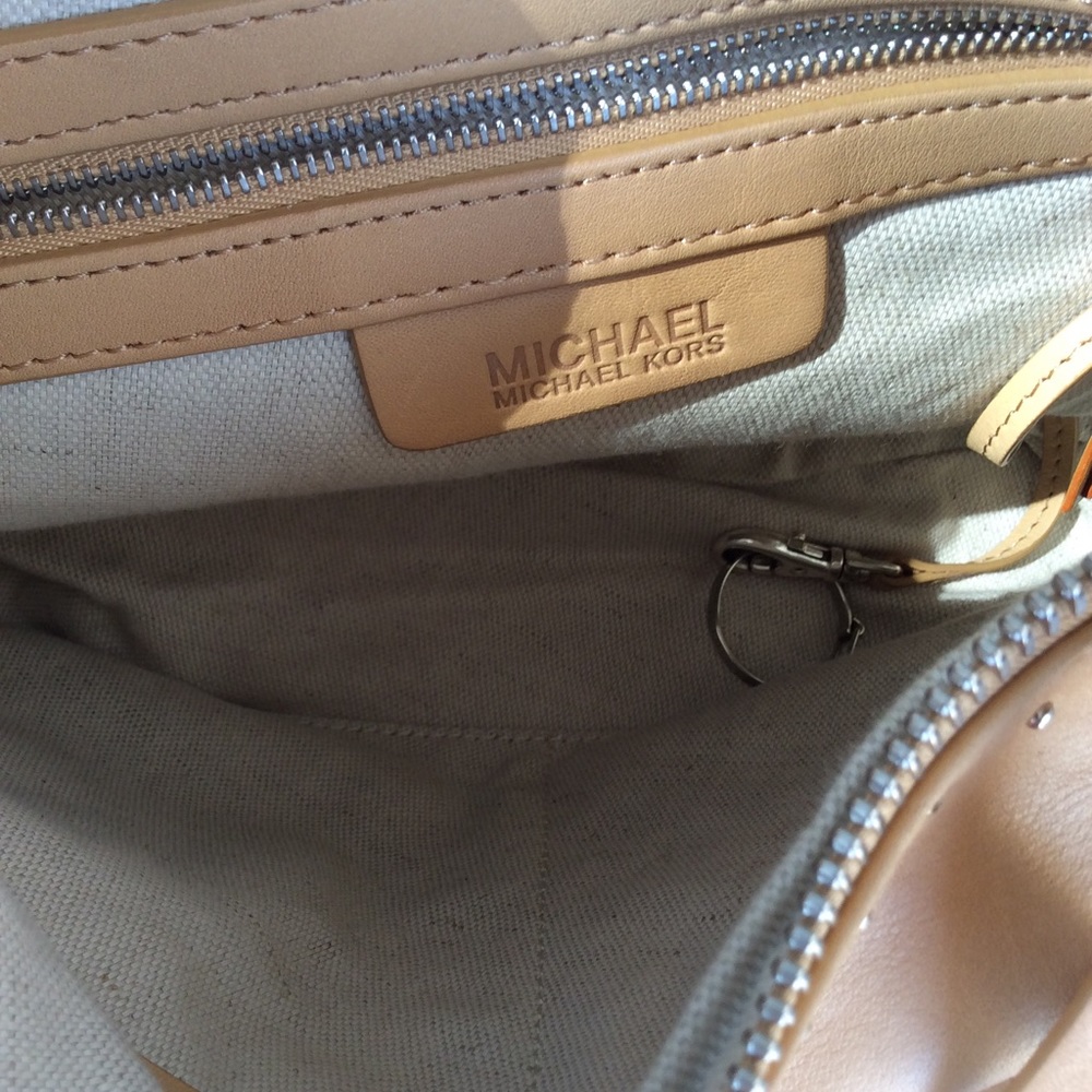❌SOLD ❌ Michael Kors Tan Studded Shoulder Bag - Picture 8 of 8
